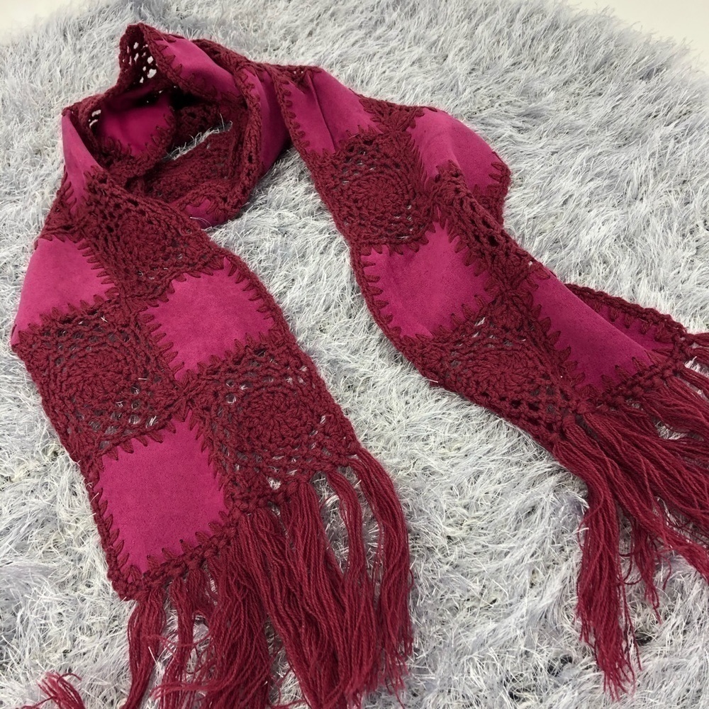Boho Women’s O/S Purple Crochet Suede Whip Stitch Winter Fringe Patch Scarf - Picture 10 of 10